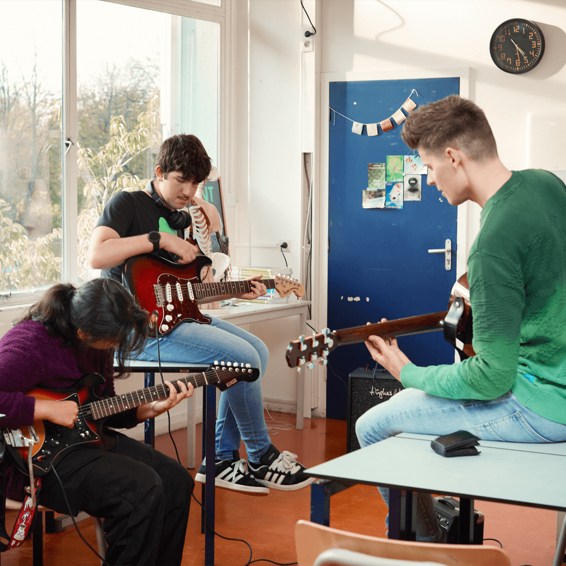 Header Mobile Image 2